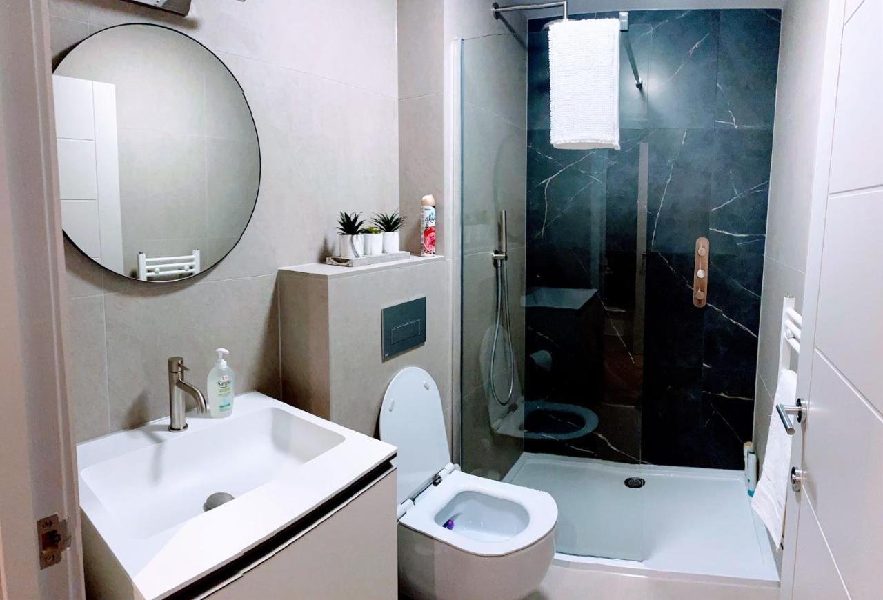 Wimbledon Luxury 3Bedroom Apartment Raynes Park Extérieur photo