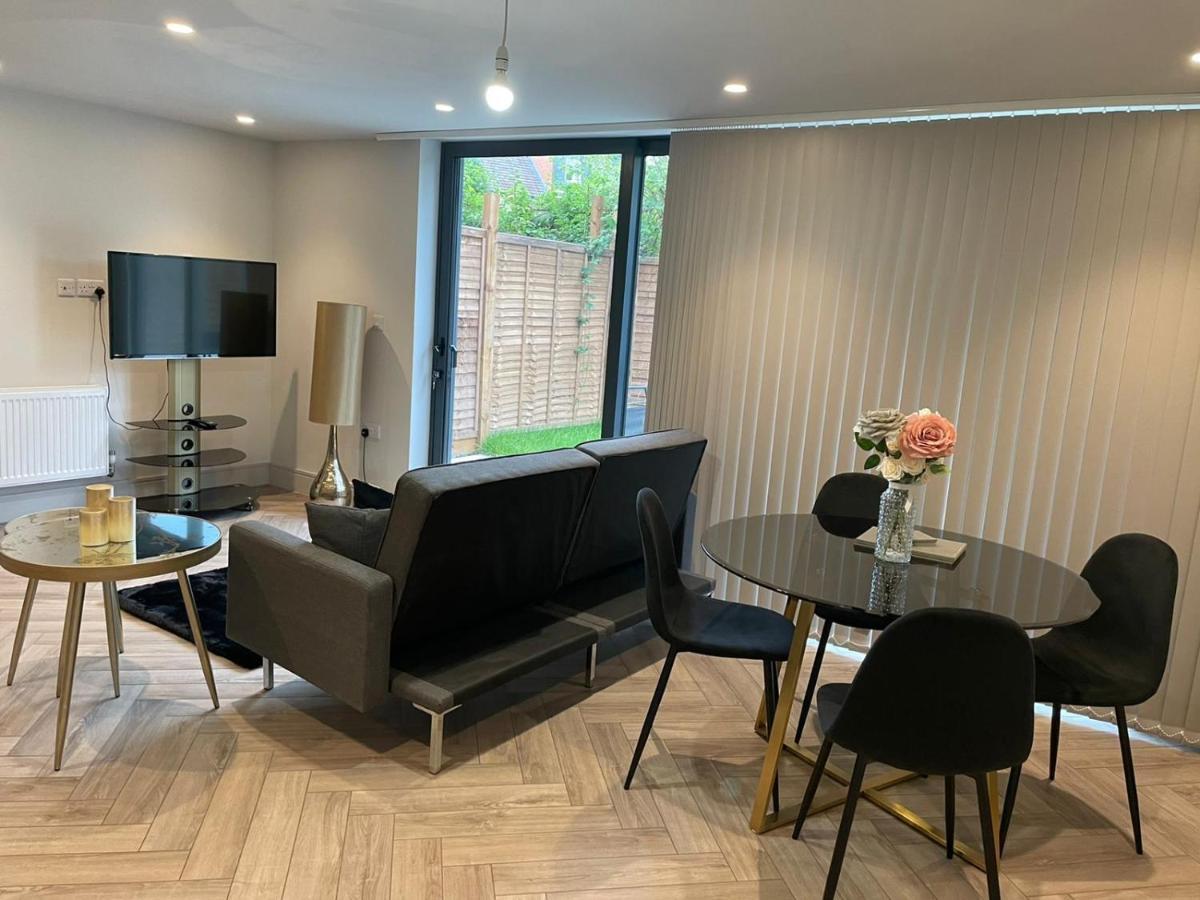 Wimbledon Luxury 3Bedroom Apartment Raynes Park Extérieur photo