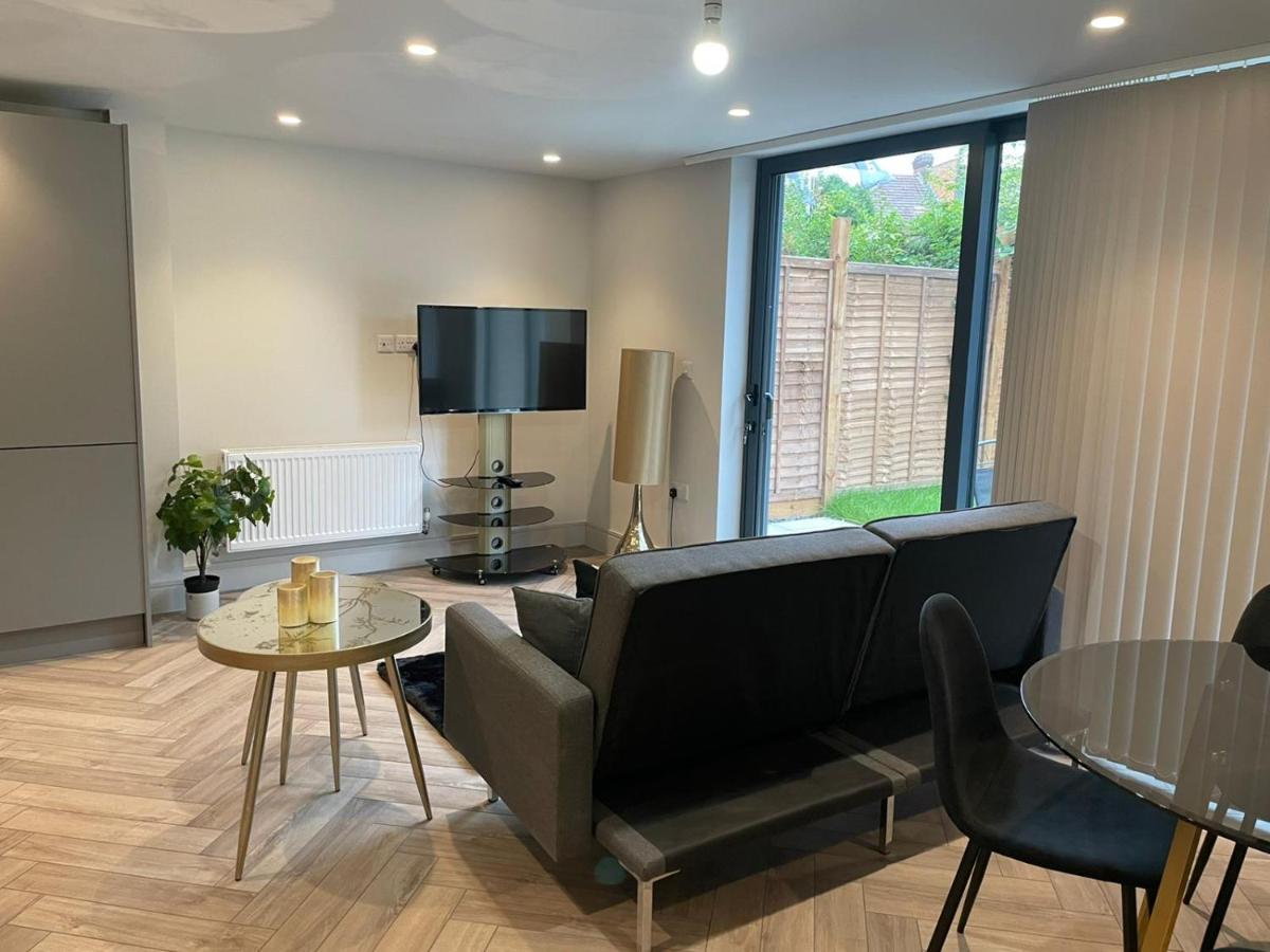 Wimbledon Luxury 3Bedroom Apartment Raynes Park Extérieur photo
