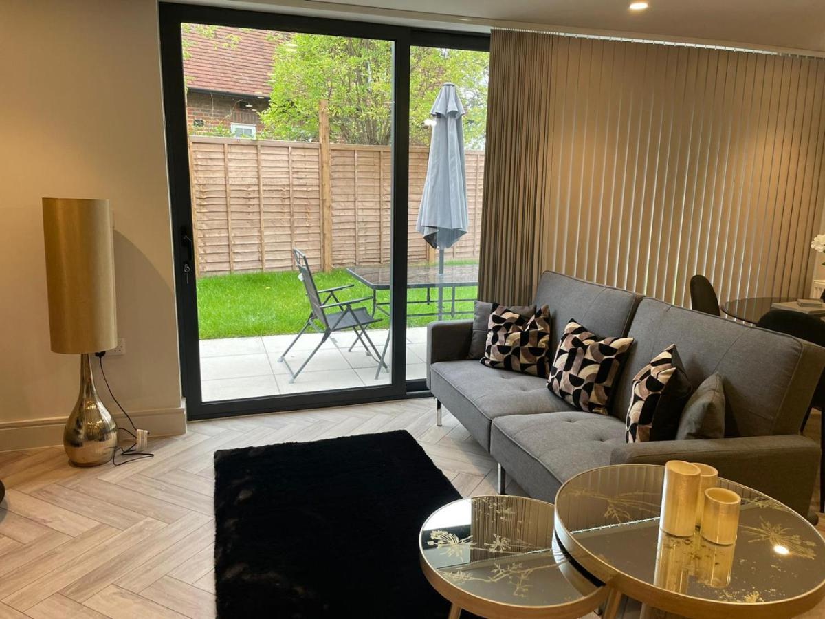 Wimbledon Luxury 3Bedroom Apartment Raynes Park Extérieur photo