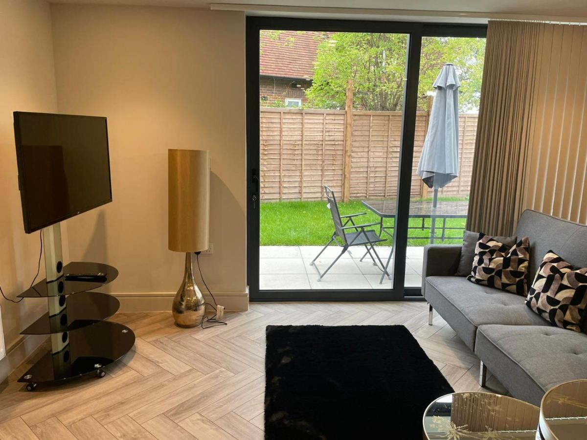 Wimbledon Luxury 3Bedroom Apartment Raynes Park Extérieur photo