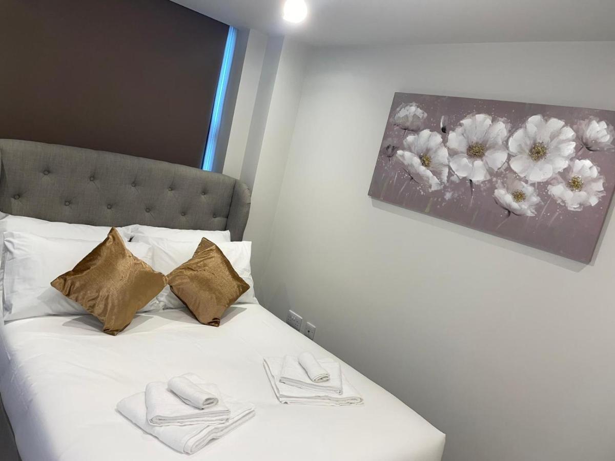 Wimbledon Luxury 3Bedroom Apartment Raynes Park Extérieur photo